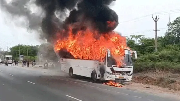  ఆహుతైన శ్రీసిటీ బస్సు