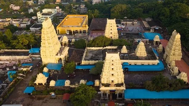 చిన వెంకన్నకే శఠగోపం..