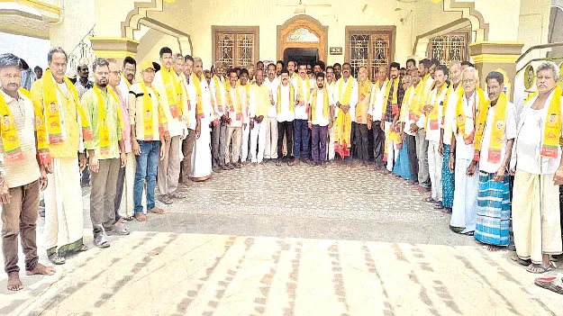  కార్యకర్తలకు అండగా టీడీపీ: ఎమ్మెల్యే  