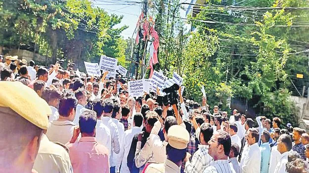 రచ్చ ఆపొద్దు!