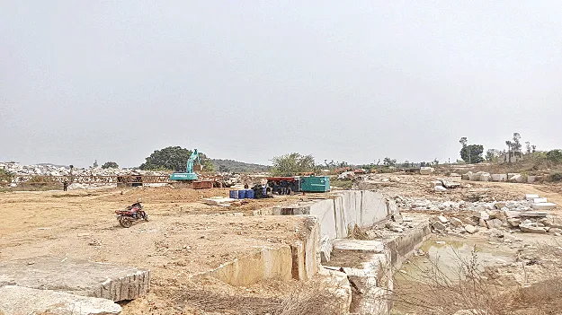 ప్రాణాలు తీస్తున్న క్వారీలు