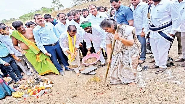గ్రామాల సమగ్రాభివృద్ధికి బాటలు 