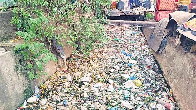 పంట కాలువలు అధ్వానం