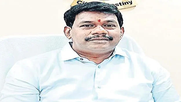 జీవీఎంసీ జోనల్‌ కమిషనర్‌గా చక్రవర్తి