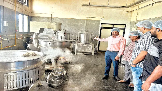 గ్యాస్‌ లేకుండానే.. ఆకలి‘మంట’ తీరుస్తూ..