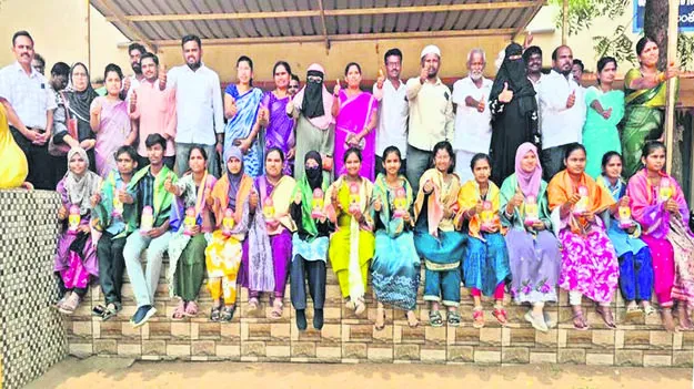 APTF: ప్రతిభావంత విద్యార్థులకు సన్మానం