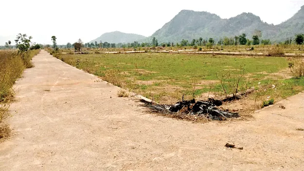 పునరావాసం కల్పించేదెప్పుడో?