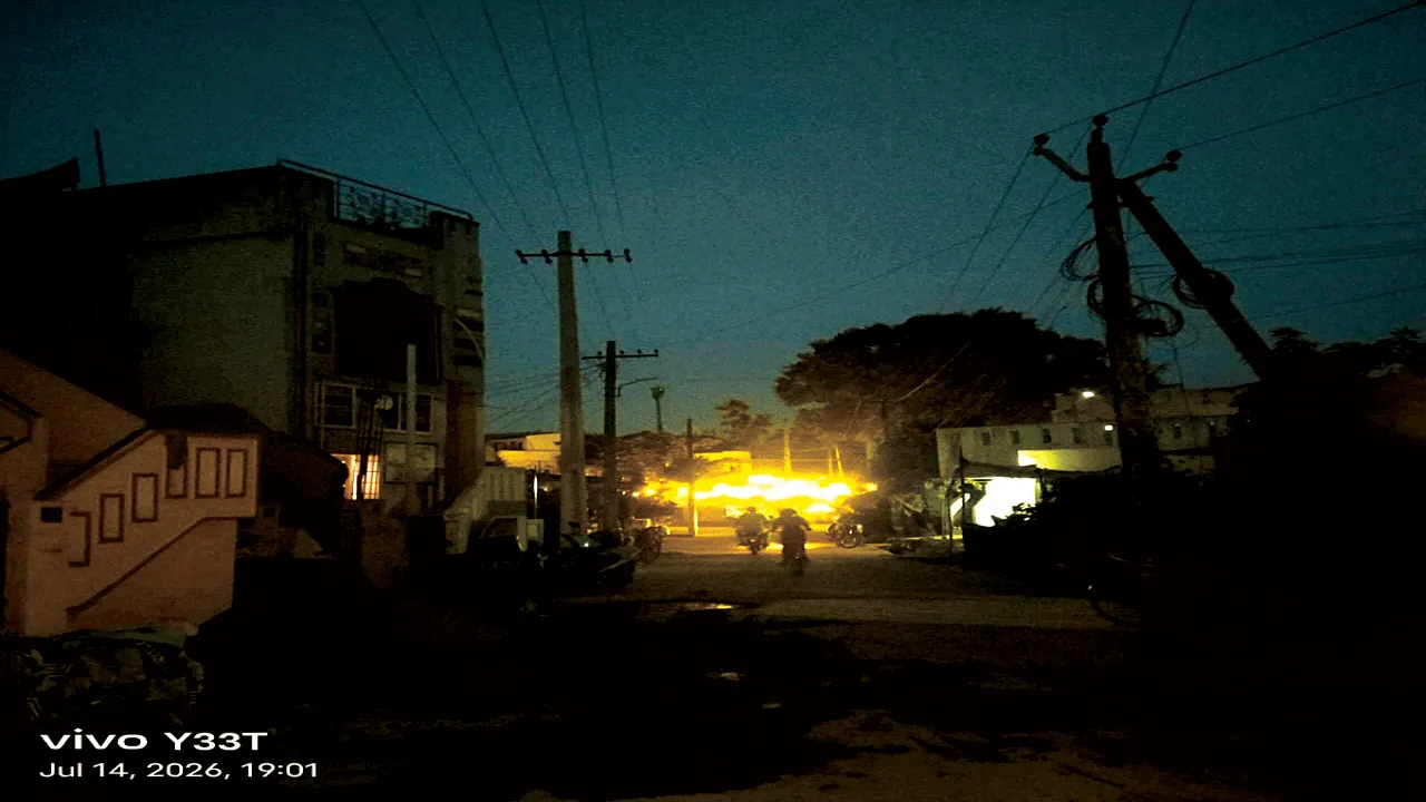 Darkness in the streets of Bobbiliబొబ్బిలి వీధుల్లో   చీకట్లు