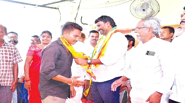  అభివృద్ధికి కట్టుబడి ఉన్నాం