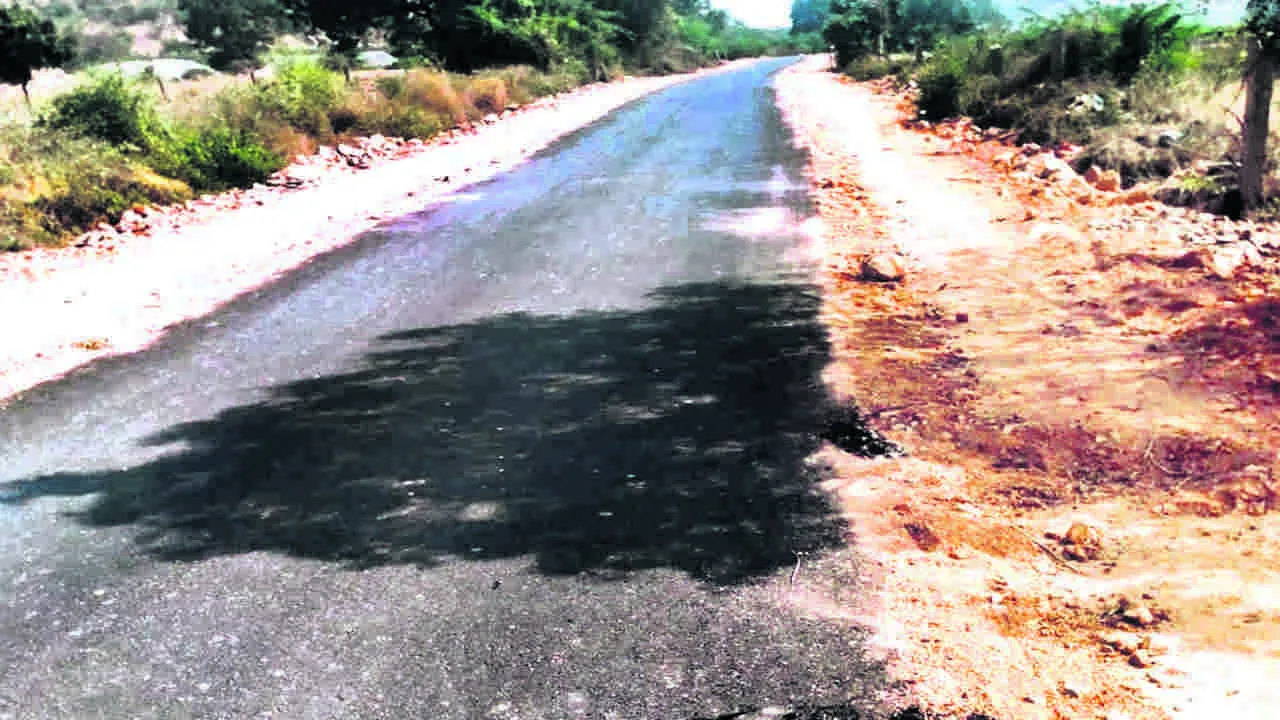 ROAD: నాడు దుర్భరం-నేడు సౌకర్యం