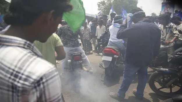 రైతుల పేరిట రచ్చ రచ్చ!