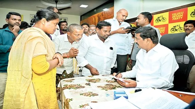 ప్రజా సమస్యలను పరిష్కరించాలి: మంత్రి బీసీ 