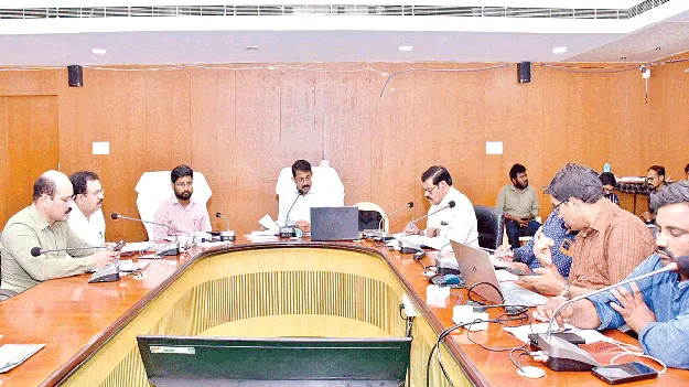 అర్జీలను పరిష్కరించే బాధ్యత అధికారులదే  