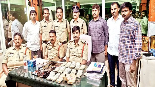 క్రికెట్‌ బెట్టింగ్‌ ముఠా అరెస్టు