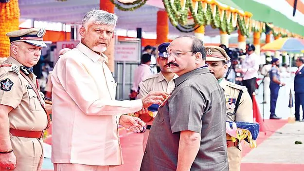 రిటైర్డ్‌ ఎస్‌ఐ సీతారామ్‌కు ఇండియన్‌ పోలీస్‌ మెడల్‌ 