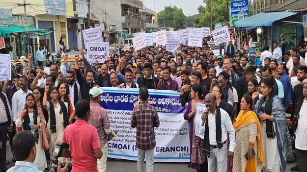 సమస్యల పరిష్కారానికి సింగరేణి అధికారుల ర్యాలీ