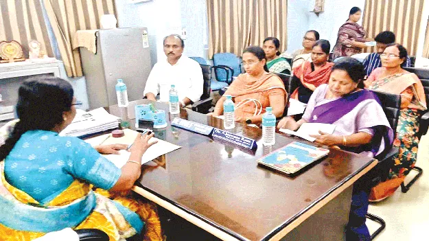 లింగ నిర్ధారణకు పాల్పడితే కఠిన చర్యలు