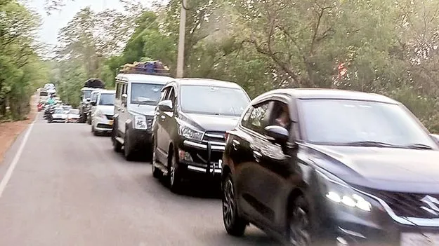 శ్రీశైలంలో ట్రాఫిక్‌ జామ్‌ 