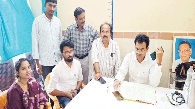 ఇమ్యూనైజేషన్‌లో వంద శాతం లక్ష్యం సాధించాలి