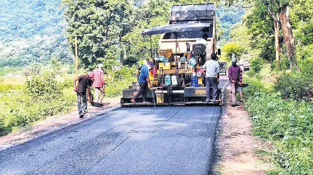 చకచకా పాలగెడ్డ-ఆర్‌వీనగర్‌ రోడ్డు పనులు