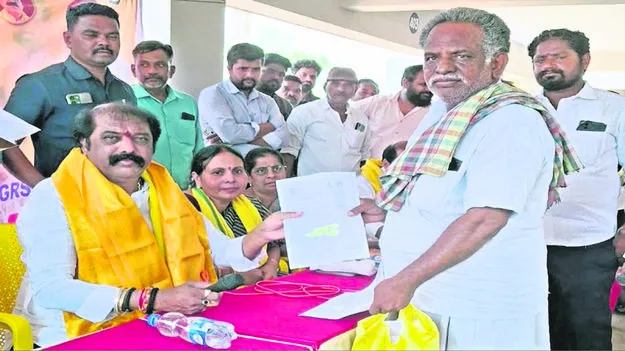 MLA: ప్రజా సమస్యలకు సత్వర పరిష్కారం 