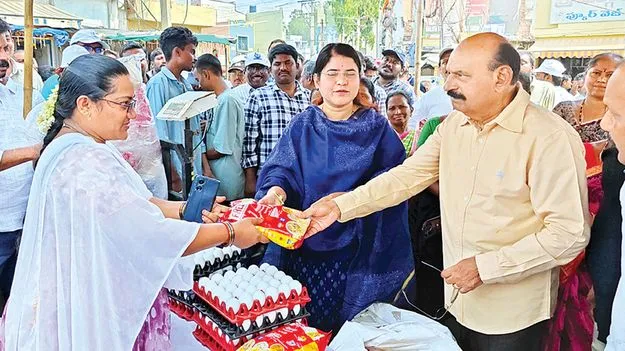ప్లాస్టిక్‌ ఇస్తే నిత్యావసర సరకులు 