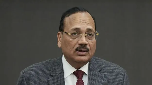పోలీసుల తీరుపై విచారిస్తాం