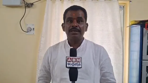 8 సార్లు అధిష్ఠానానికి ఎన్ని డబ్బులిచ్చావు?
