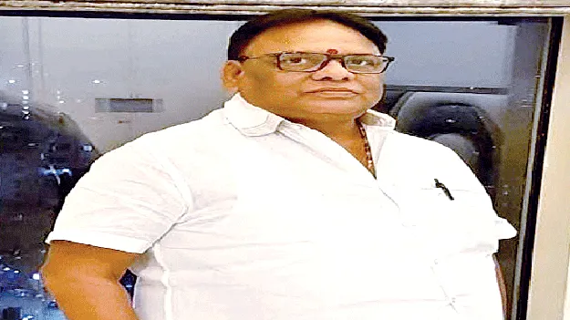  లిఫ్ట్‌ టాప్‌పై పడి ఒకరి మృతి