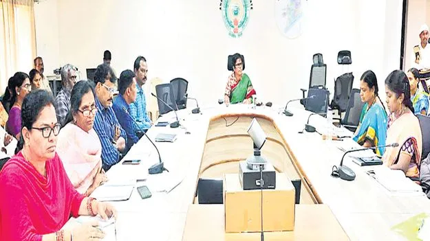 విద్యార్థుల భవిష్యత్తు కోసం నిరంతరం శ్రమించాలి