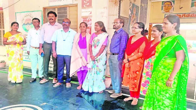 KGBV: కేజీబీవీ విద్యార్థినికి సన్మానం