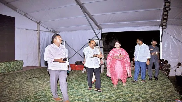 సర్వం సిద్ధం 