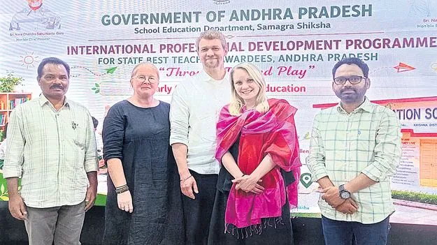 విదేశీ శిక్షణకు ఇద్దరు ఉత్తమ ఉపాధ్యాయులు 