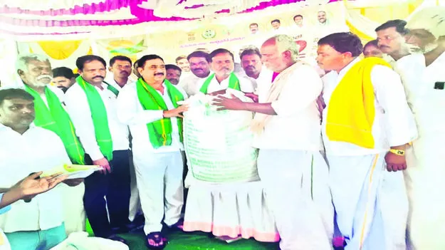 MLA: రైతు సంక్షేమమే ధ్యేయం 