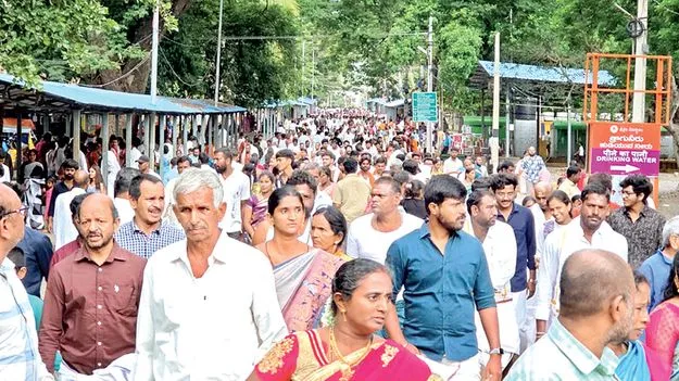 శ్రీశైలంలో భక్తుల రద్దీ