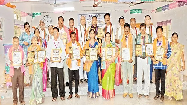 గ్రంథాలయాల పురోభివృద్ధికి తోడ్పడాలి