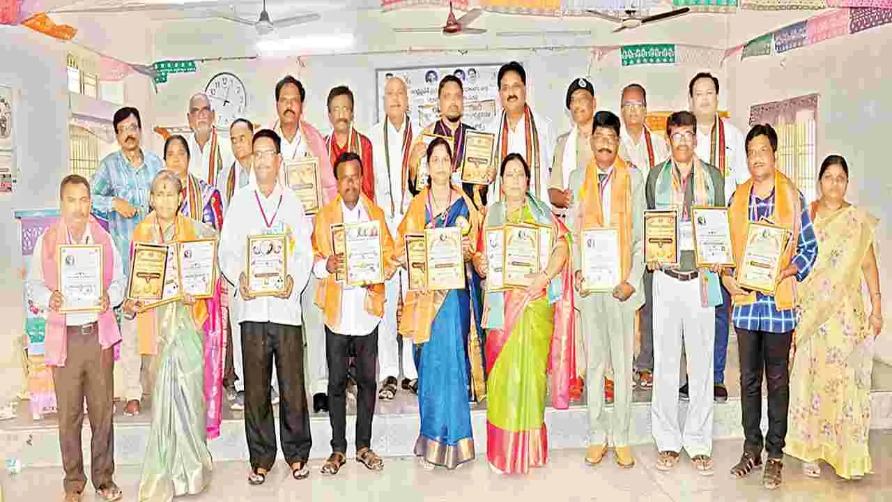 గ్రంథాలయాల పురోభివృద్ధికి తోడ్పడాలి