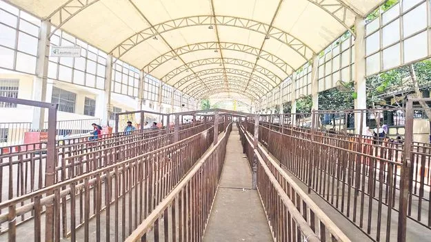 మళ్లీ టికెట్ల రగడ