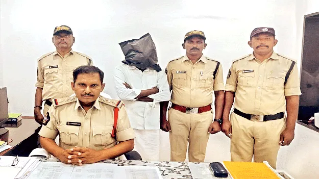 కొడుకును హత్య చేసిన కేసులో  అరెస్టు