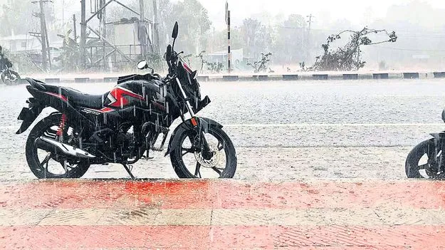 దంచికొట్టిన వాన 