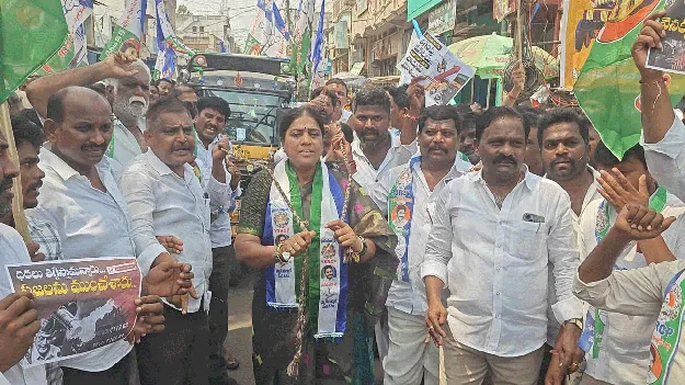 పెట్రోల్‌, డీజిల్‌ ధరలు పెంచడం దుర్మార్గం