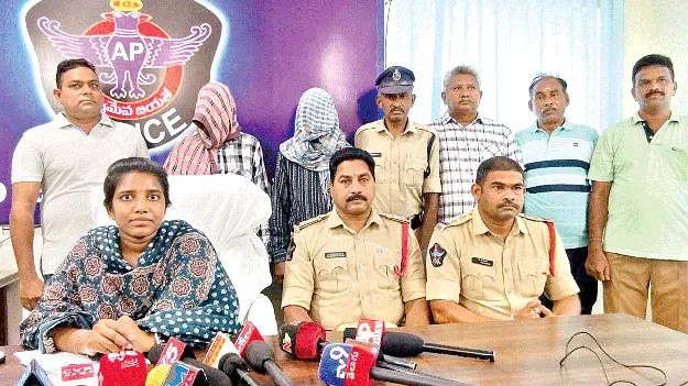 ఇద్దరు నిందితుల అరెస్టు