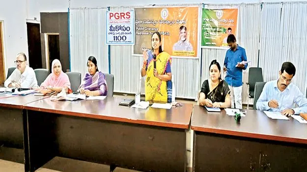 వసతి గృహాల్లో మెరుగైన సౌకర్యాలు కల్పించాలి
