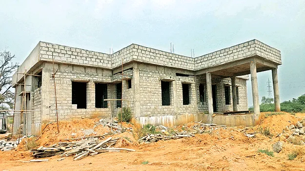 సొంత భవనాలు లేని ఆస్పత్రులు