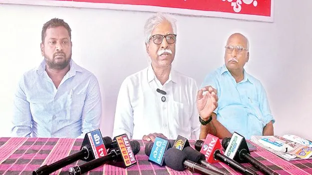 కేంద్రం చేతిలో కీలుబొమ్మలు