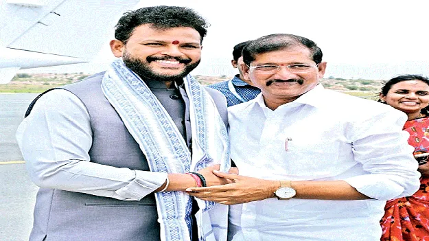 కేంద్ర మంత్రికి ఘన స్వాగతం 