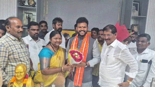 కేంద్ర మంత్రిని కలిసిన కృష్ణమ్మ