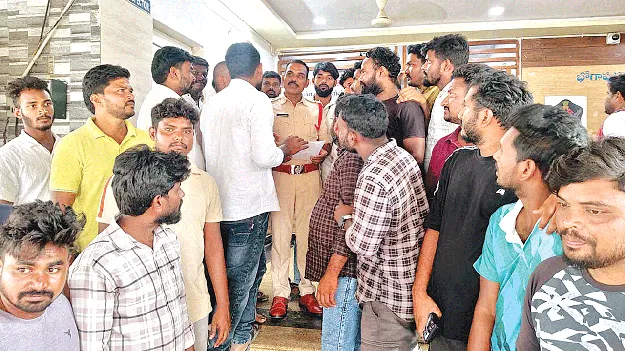   ‘సర్వీసులు నిర్వహించే అవకాశం ఇవ్వాలి’