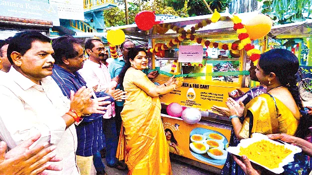 మహిళల ఆర్థికాభివృద్ధికి పెద్దపీట