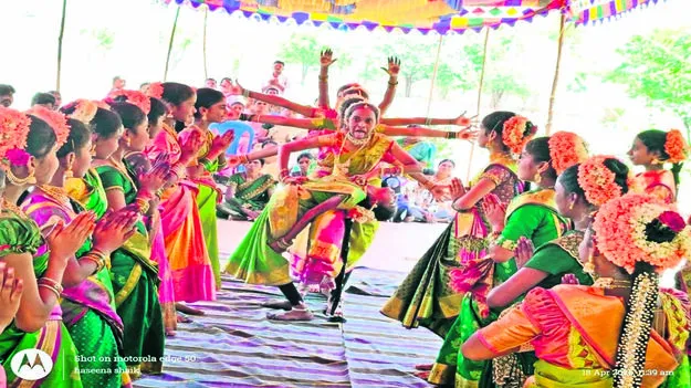 KGBV :ఆకట్టుకున్న సాంస్కృతిక కార్యక్రమాలు